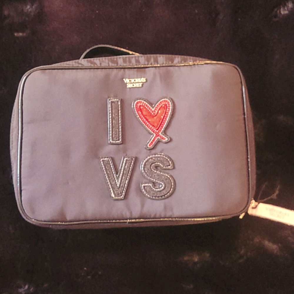 Cosmetic case